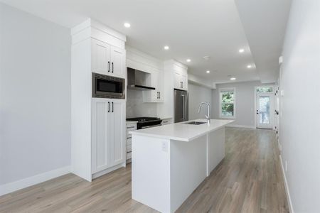 Townhouse Near Rec Centre - Photo 5