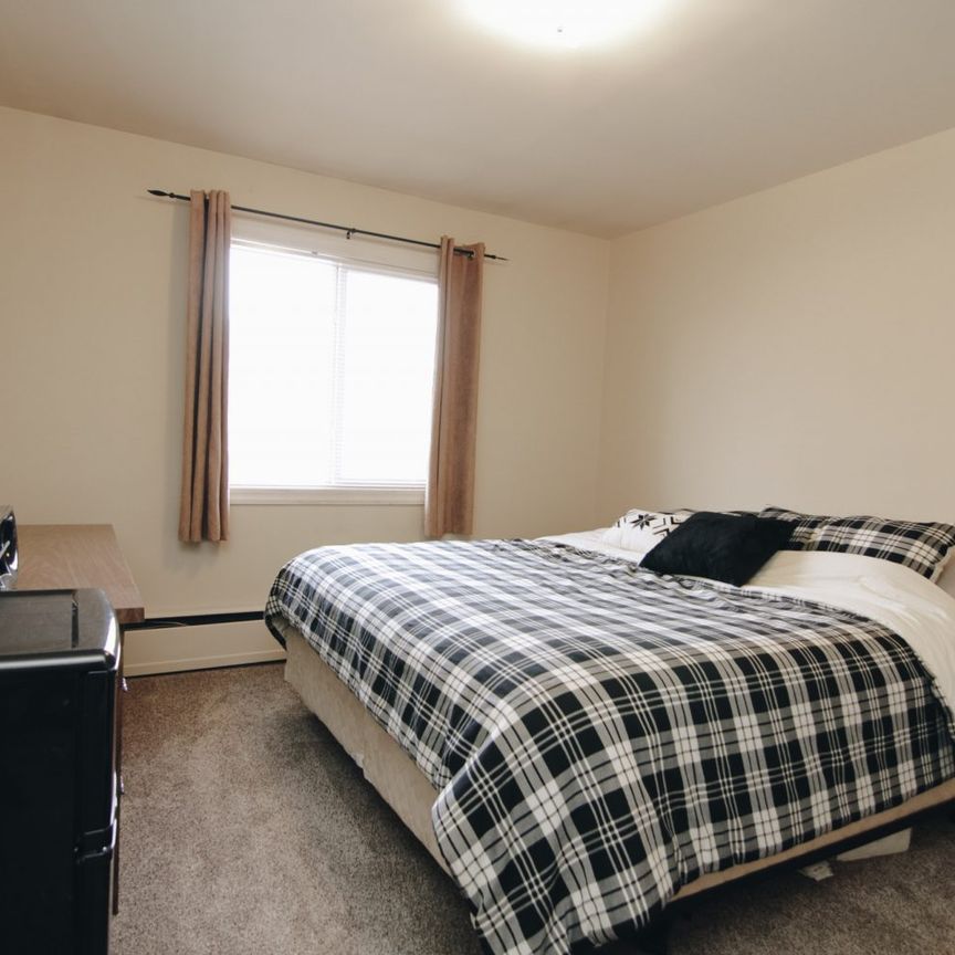 2834 Parliament Ave - One Bedroom - Photo 1