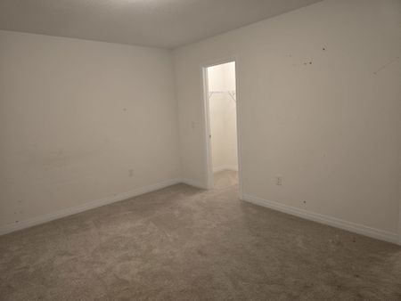 For Lease - 52 Crossmore Crescent, Cambridge, Ontario - Photo 2