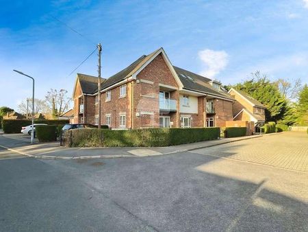 Grange View, Hazlemere, HP15 - Photo 2