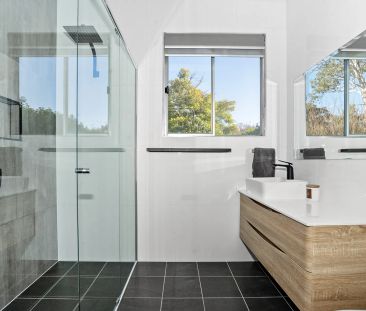 CHARMING LOCATION - LOVELY 4 BEDROOM HOME - Photo 3