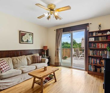 For Lease - 27 Oakridge Drive Unit# Main, Toronto, Ontario - Photo 2