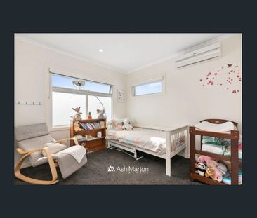 Modern Townhouse in Frankston High School Zone - Photo 4