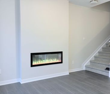 For Lease - 381 Les Emmerson Drive, Barrhaven, Ontario - Photo 3