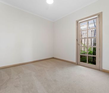 Freshly Updated & Perfectly Positioned in the Heart of Thomastown - Photo 5