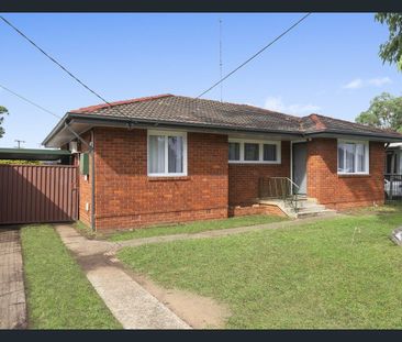 Charming Home in Lethbridge Park - Photo 6