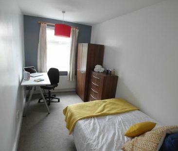 3 bedroom terraced house to rent - Photo 6