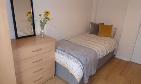 Lovely cosy single room in professional house share - Photo 5