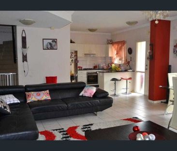 3 bedroom townhouse - Photo 1