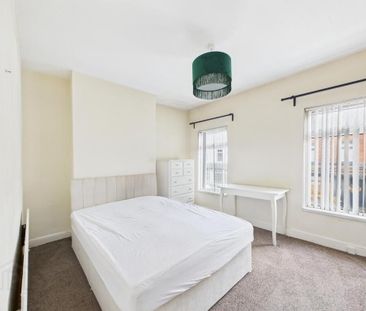 16 Colvil Street, Belfast, BT4 1PS - Photo 6