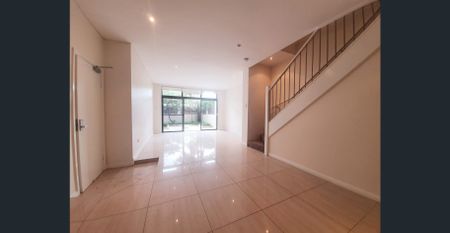 Beautiful and Near the Beach - Photo 3