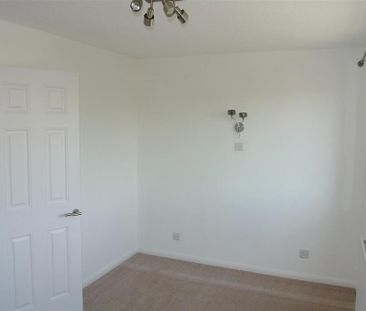 1 bedroom semi-detached house to rent - Photo 4