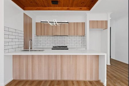 GREAT FAMILY HOME WITH DUCTED HEATING AND COOLING - Photo 5