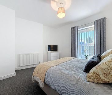 2 bedroom end of terrace house to rent - Photo 5