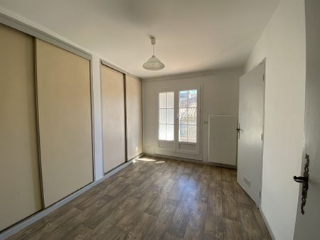 Location Appartement 2 pièces 32m² CASTELNAUDARY 11400 - Photo 2
