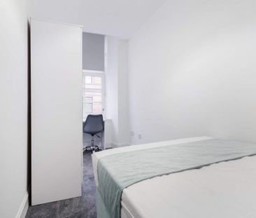 3 bedroom flat to rent - Photo 4
