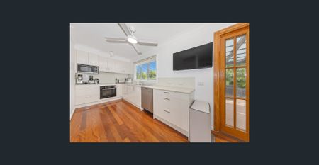 HIGHSET BRICK HOME IN QUIET STREET - 6 WEEK LEASE ONLY - Photo 4