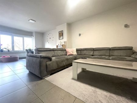 Gezellig en ruim gerenoveerd appartement op wandelafstand van station en centrum - Photo 4