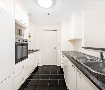 Spacious Two Bedroom Apartment with Sweeping Views and Resort-Style Facilities | Unfurnished - Photo 3