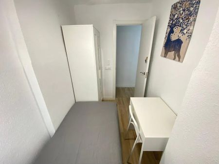 Calle de la Garganta de Aisa, Madrid, Community of Madrid 28038 - Photo 2