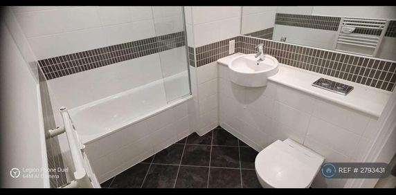2 bedroom flat to rent - Photo 2