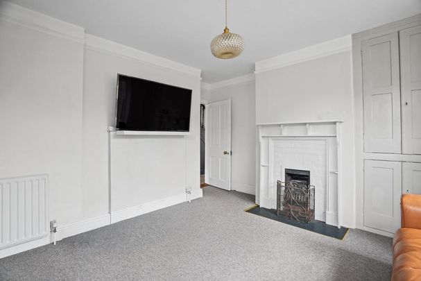 4 bedroom detached house to rent - Photo 1