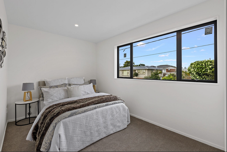 Modern 3BR Townhouse in Te Atatu South - Photo 4