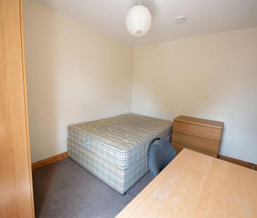 6 bedroom terraced house to rent - Photo 4