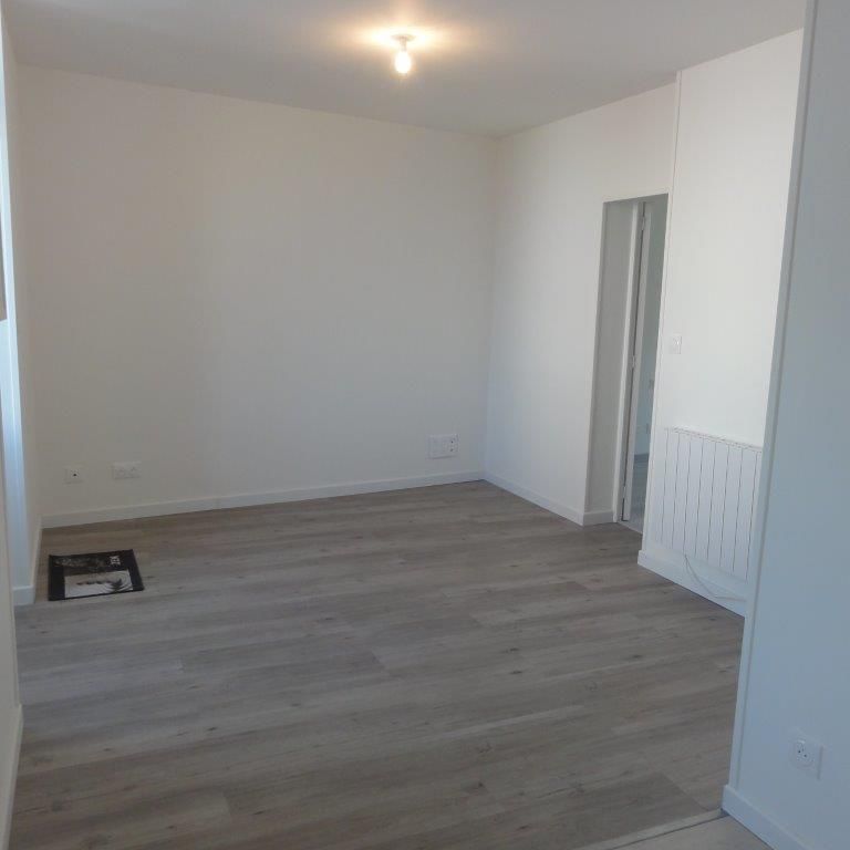Location Appartement 2 pièces 37m² LE CREUSOT 71200 - Photo 1