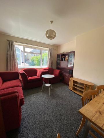 4 bedroom semi-detached house to rent - Photo 2