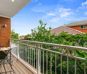 Bright and Airy Elevated Ground Floor Two Bedroom Apartment in Prime Position - Photo 2