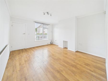 3 bedroom Terraced House to rent - Photo 2