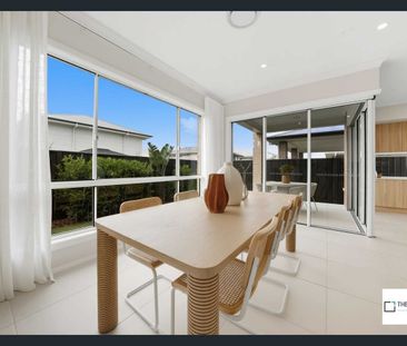 Modern Family Home in Prime Cobbitty Location - Photo 3