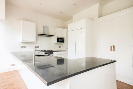 4 bedroom apartment to rent - Photo 3