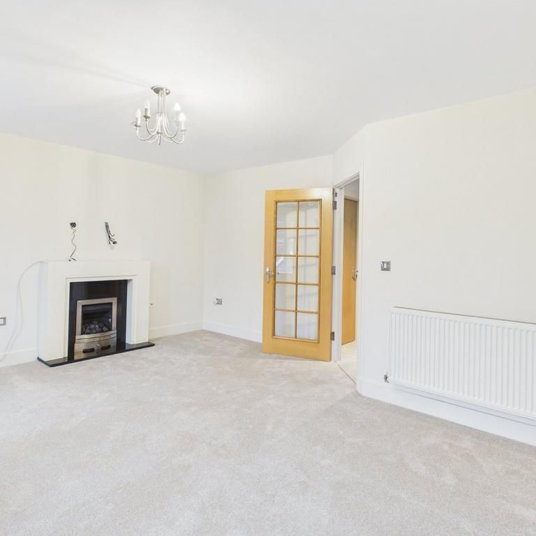 4 bedroom end of terrace house to rent - Photo 1