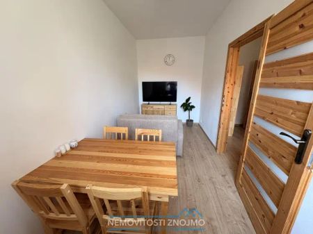 3+1 v centru Znojma, ale s klidem do vnitrobloku - Fotografie 5