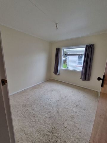 Central Wainuiomata Rental - Photo 4