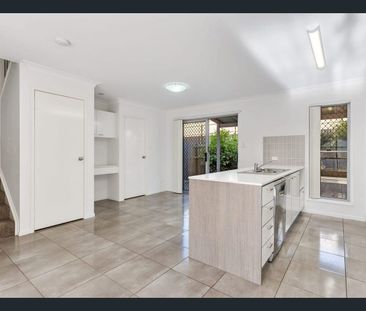 Modern Living Meets Ultimate Convenience - Photo 5