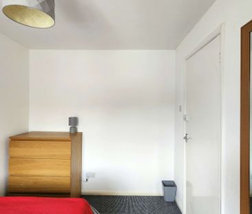 College Road 33 Room 2 - Photo 6