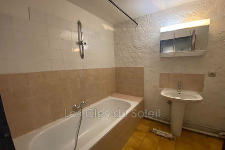 Location appartement 3 pièces 47 m² Le Val - Photo 5