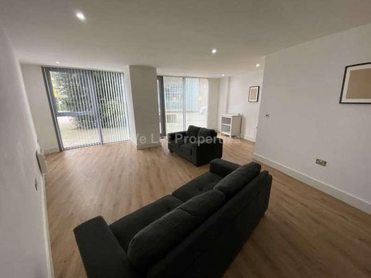 Ovale, Albion Works, M4 - Photo 1