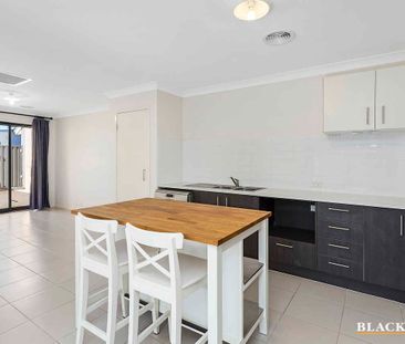 Low maintenance three bedroom Bonner home opposite reserve with solar - Photo 1