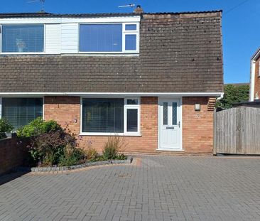3 bedroom semi-detached house to rent - Photo 3