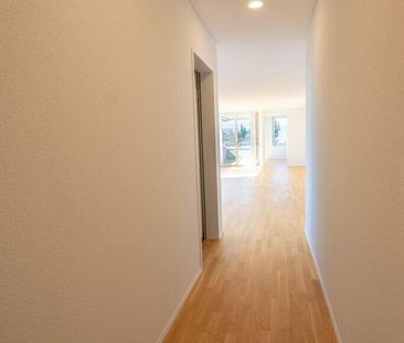 Appartement moderne de 4,5 pièces avec balcon à la gare de Lyss - Photo 6
