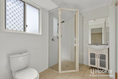 Spacious 4 Bedroom Home with Private Master Bedroom! - Photo 3