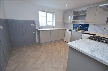 3 bedroom flat to rent - Photo 4