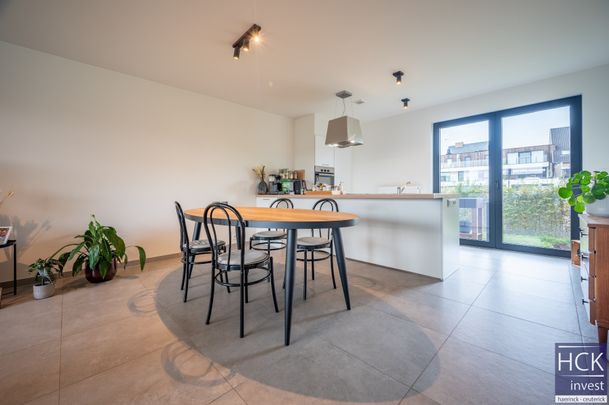 KRUISHOUTEM - Ruim appartement (102 m²) met 3 SLPK. én autostaanplaats - Foto 1