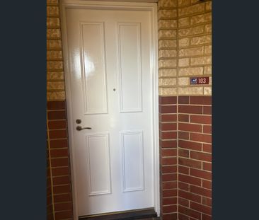 FRESHLY PAINTED - HUGE L SHAPE BALCONY - Photo 4