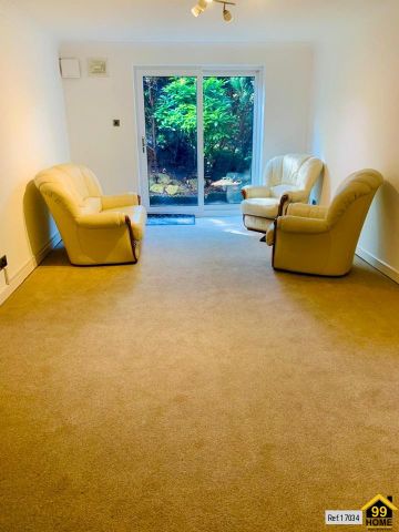 2 bed Flat in French Apartments Lansdowne Road, Purley, CR8 2PH - Photo 2