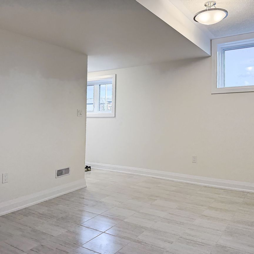 For Lease - 347 Canada Plum Street Unit# Lower, Waterloo, Ontario - Photo 1